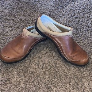Timberland brown leather clogs mules sZ 6.5